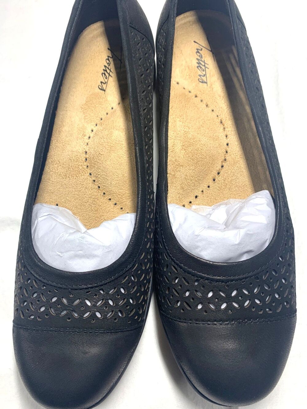 Trotters Delmara Black Perforated Leather Slip On Shoes Womens Size 10.5 M NWOB